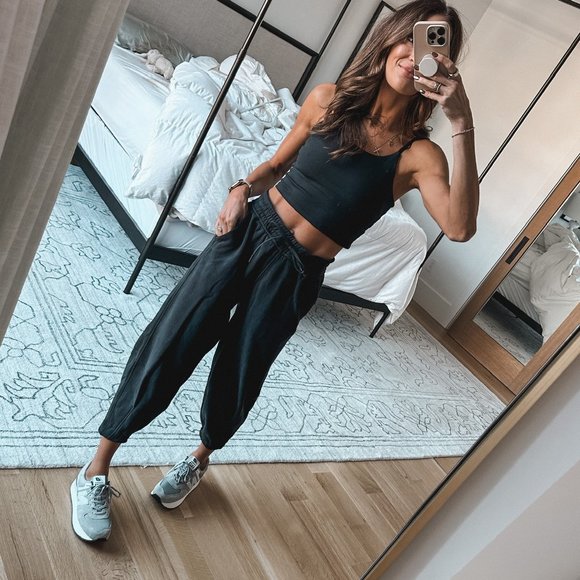 Lululemon Loungeful High-Rise Cropped Jogger Black - Picture 2 of 2